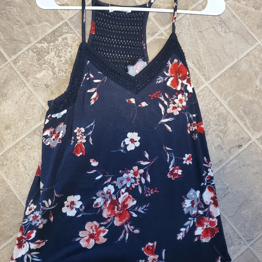 Maurices 24/7 black floral tanktop size Medium!